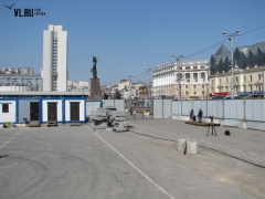 В центре Владивостока начались работы по установке стелы воинской славы