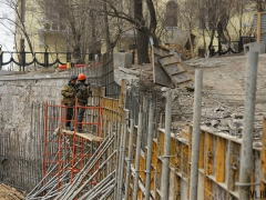 Возле «Серой лошади» идёт реконструкция сквера и подпорной стены (ФОТО)