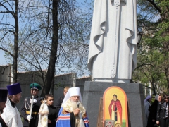 Митрополит Вениамин совершил чин освящения памятника Илии Печерскому (Муромцу)