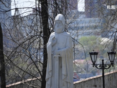 В Адмиральском сквере Владивостока установлен памятник Илье Муромцу (ФОТО)