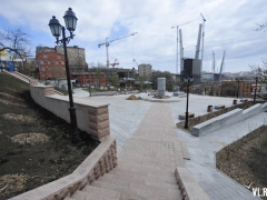 Во Владивостоке продолжаются работы по установке памятника Муравьеву-Амурскому (ФОТО)