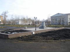 В городе Назарово Красноярского края подходит к концу сооружение памятника Марине Ладыниной