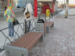 Установка уличной мебели у детского кинотеатра «Мечта» в Красноярске