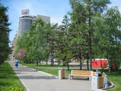 На площади имени А.П. Чехова у набережной Енисея в Красноярске была проведена замена городской уличной мебели