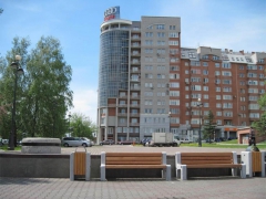 На площади имени А.П. Чехова у набережной Енисея в Красноярске была проведена замена городской уличной мебели