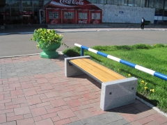 Прилегающая территория к аэропорту «Емельяново» благоустроена с использованием уличной мебели производства ГК «Стимэкс»