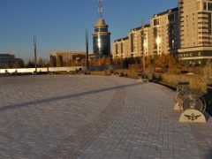 Закончено благоустройство центральной площади у монументального комплекса «Байтерек» в Астане (респ. Казахстан)