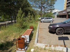 Выполнена установка уличной мебели на территории центральной городской больницы г. Сосновоборска Красноярского края.
